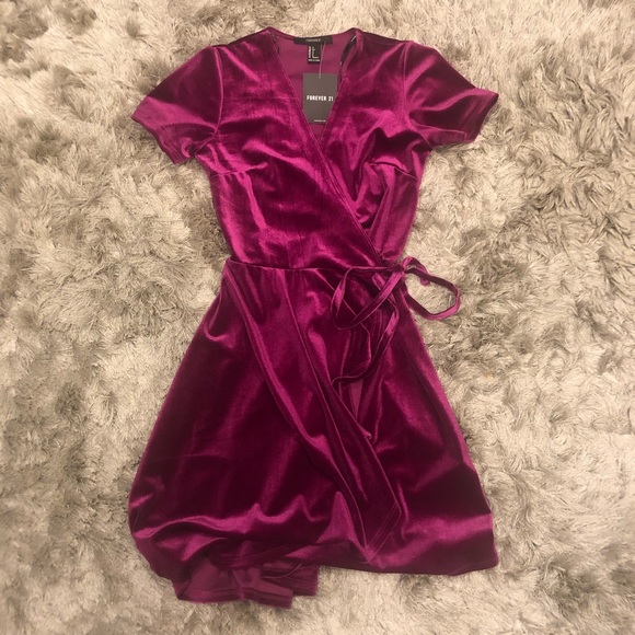 Forever 21 Dresses & Skirts - Velvet Wrap Dress
